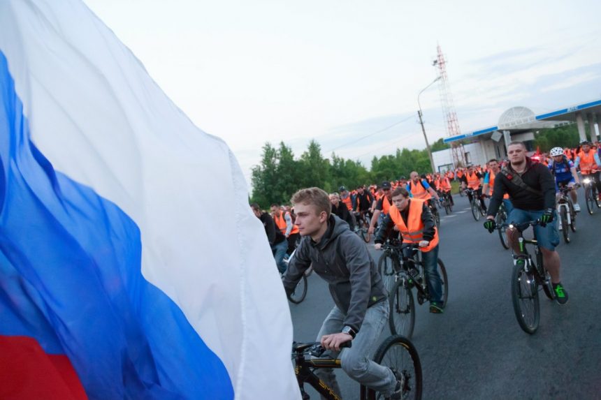 Первый велопробег в честь Дня Государственного флага Российской Федерации