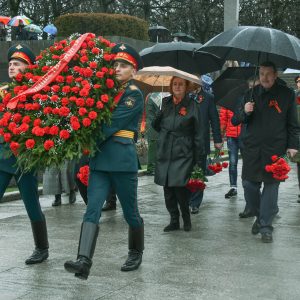 Делегация Общественной палаты Петербурга почтила память павших в Великой Отечественной войне