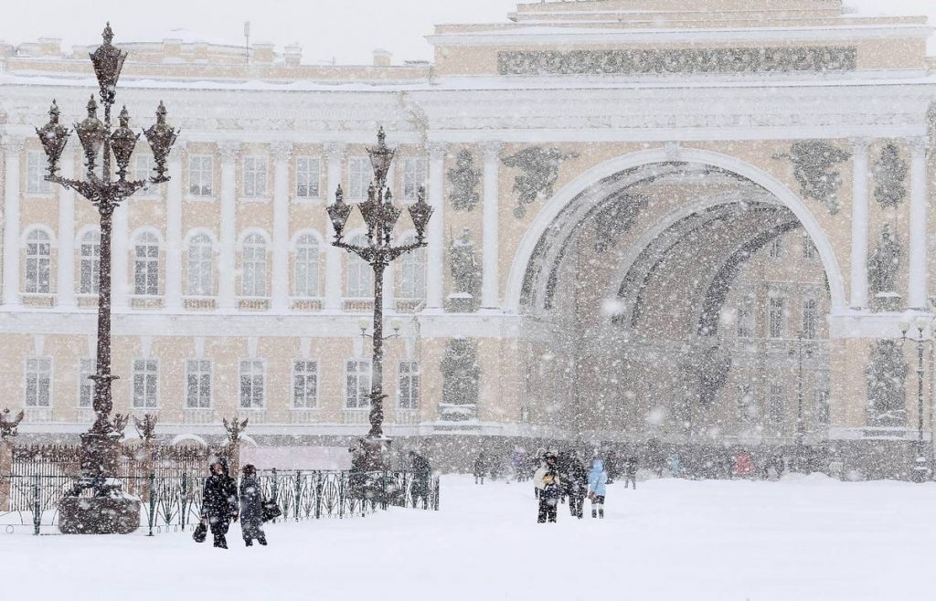 Спб 15 ноября. В Петербурге небольшой снег. Первый снег ноябрь Питер. Первый снег в Санкт-Петербурге фото. Первый мокрый снег.