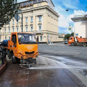 Городские улицы и парки готовят к Военно-морскому параду