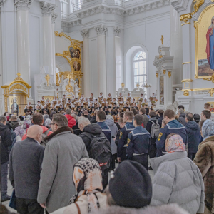 Заместитель председателя Общественной палаты Санкт-Петербурга Георгий Абелев передал в дар Смольному собору икону святого великомученика Георгия Победоносца